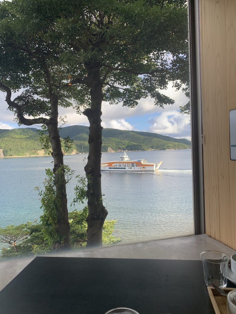ホテルento レストランから見える海