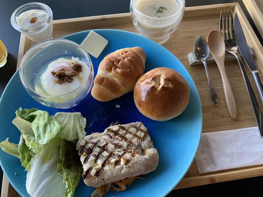 ホテルento 朝食 パン