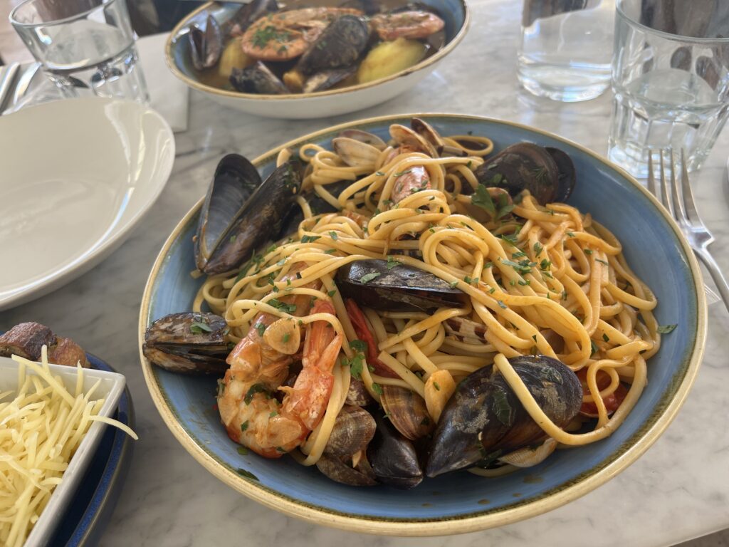 マルセイユ魚介のパスタ